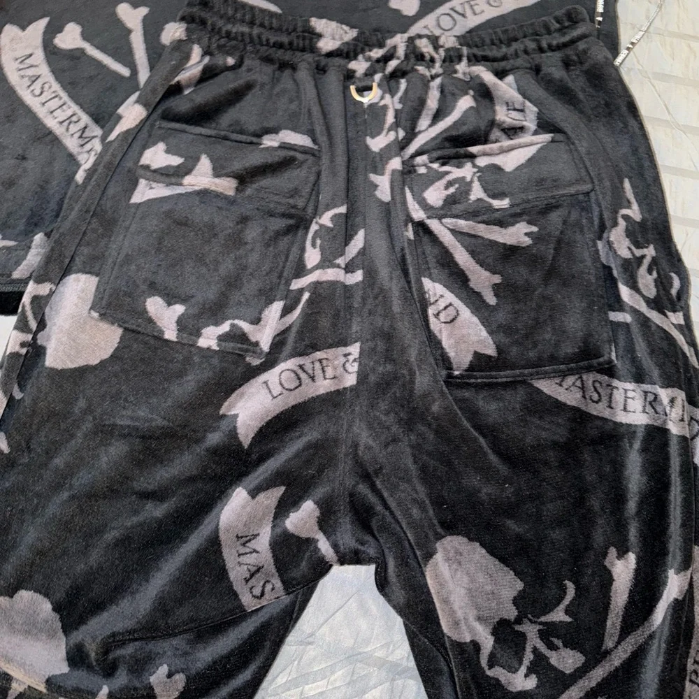Mastermind Japan Love & Peace Velour Set (L Top / M Shorts) – Rare – See Flaw - Picture 2 of 9